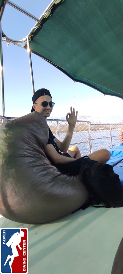 DivingKemer06.jpg