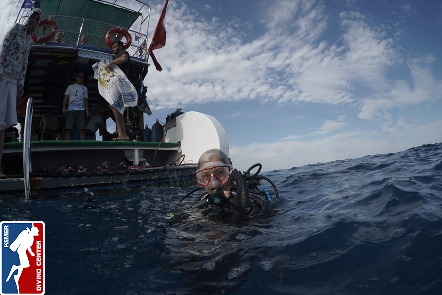 DivingKemer35.jpg